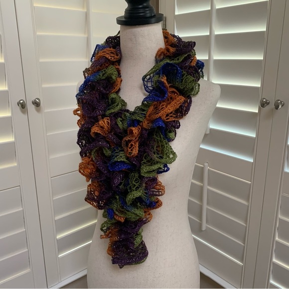 Artisan Handcrafted Ruffled Crochet / Knit Scarf - Picture 14 of 17